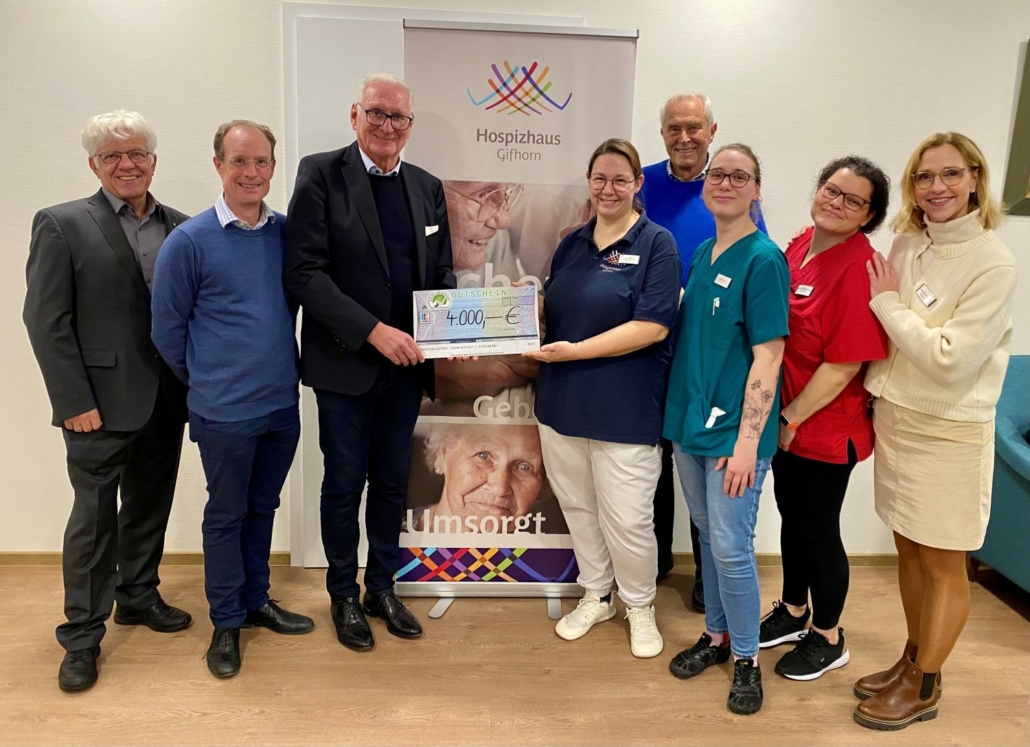Foto1 Scheckübergabe im Hospiz-Haus Gifhorn
