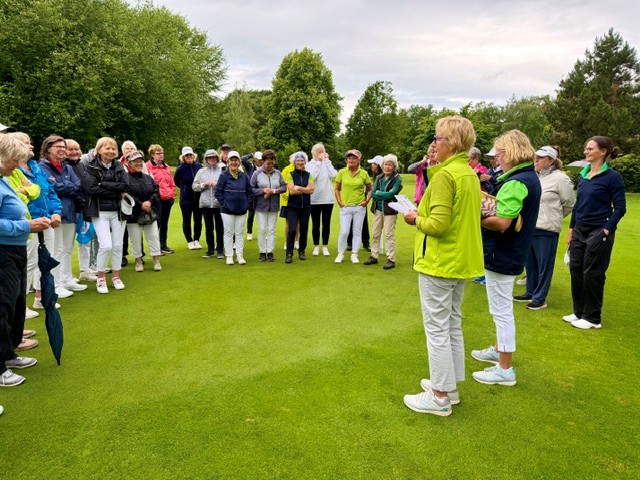 Dienstagsdamen mit Gästen aus 4 befreundeten Golfclubs Dienstagsdamen mit Gästen aus 4 befreundeten Golfclubs